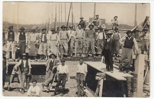 Oberelchingen bei Neu Ulm,Bauarbeiter Maurer beim Hausbau, Berufe Foto 1909 - Picture 1 of 2