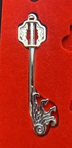 Kingdom Hearts Key Blade Keychain Metal Cast Necklace Charm - Picture 1 of 1