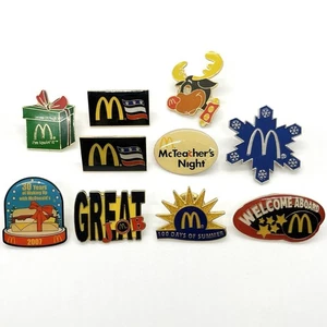 Menge 10 McDonalds Mitarbeiter Restaurant Pins Willkommen/Frühstück/Schneeflocke/Hirsch - Bild 1 von 6