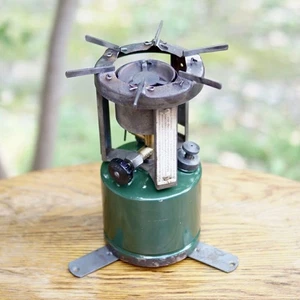 broken Coleman 520 GI pocket stove manufactured in 1942 - Picture 1 of 12