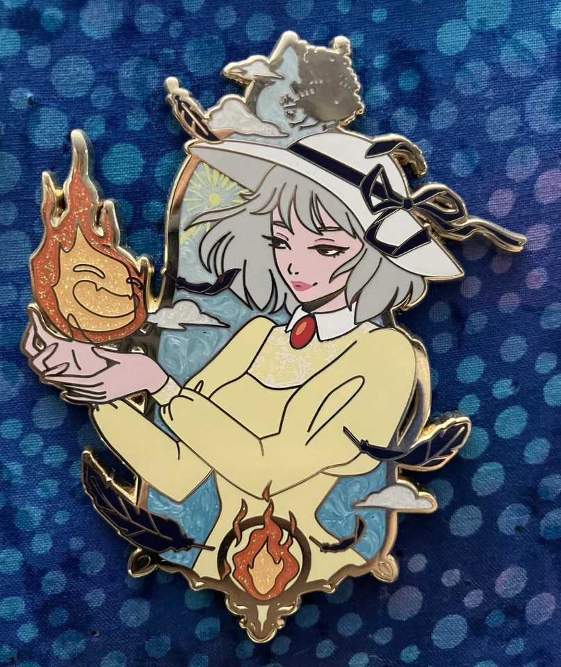 Pin de fantasía esmaltado Howl's Moving Castle cabello gris Sophie Foto 1 de 1