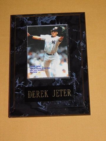 7" X 5" NEW YORK YANKEES BASEBALL PLAYER  DEREK JETER WALL PLAQUE Cover