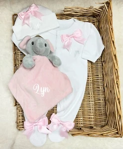 SALE 1 WEEK ONLY Newborn baby sleepsuit set comforter personalised gift - Picture 1 of 5