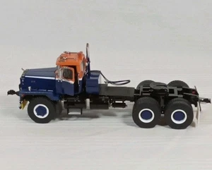 Tractor Mack RD800 HHR129B-2 - escala 1:50 - naranja/azul/negro MB - Imagen 1 de 7