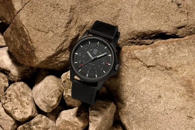 Reloj de Campo Luminox XL.1961 Atacama Fecha Negro Estuche Carbonox Correa de Goma Foto 1 de 4