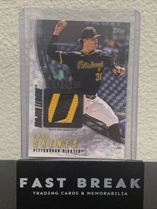 2025 Topps Serie 2 Paul Skenes #MLM2-PS Major League Materials Nero 10/10 - Foto 1 di 3