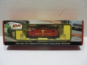 Atlas HO Scale Norfolk & Western Caboose 6305-2 Ready to Run - Picture 1 of 3