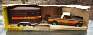 Vintage ERTL Deluxe Ranch Set #3553 International Harvester Scout With Trailer - Picture 1 of 9