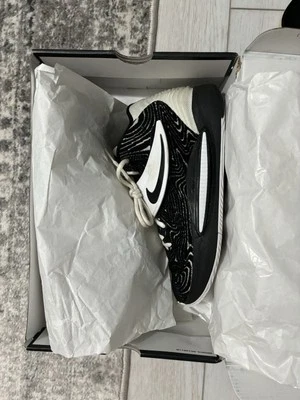 KD 14 Black and White - Image 1 of 4