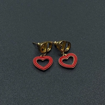 Pendientes colgantes Christian Dior esmalte rojo corazón logotipo CD Foto 1 de 4
