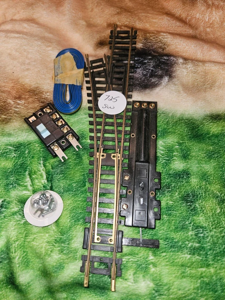 HO SCALE REMOTE LEFT SWITCH, INV 725sw, CONTROLLER, WIRES, SCREWS - Image 1 of 1