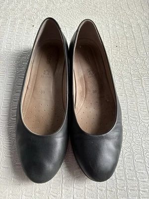 Ecco Shoes Ballet Flats Womens 39 EU 8 US Black Leather Slip On FLAW READ - Image 1 of 4