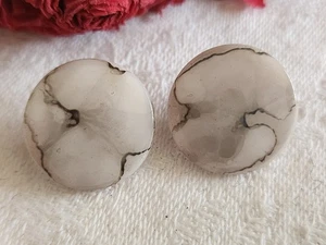 Duo boutons vintage en verre  blanc marbré gris 1,7 cm G8D - Picture 1 of 5