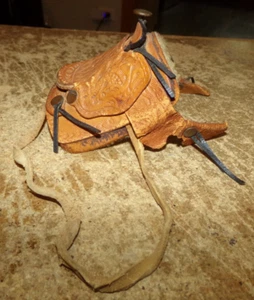 vintage breyer horse leather saddle in good shape used - Zdjęcie 1 z 5