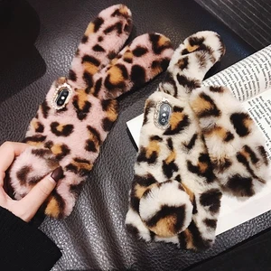 Funda de felpa con estampado de leopardo de conejo para iPhone Samsung cálida mullida cubierta de teléfono para mascotas - Imagen 1 de 16