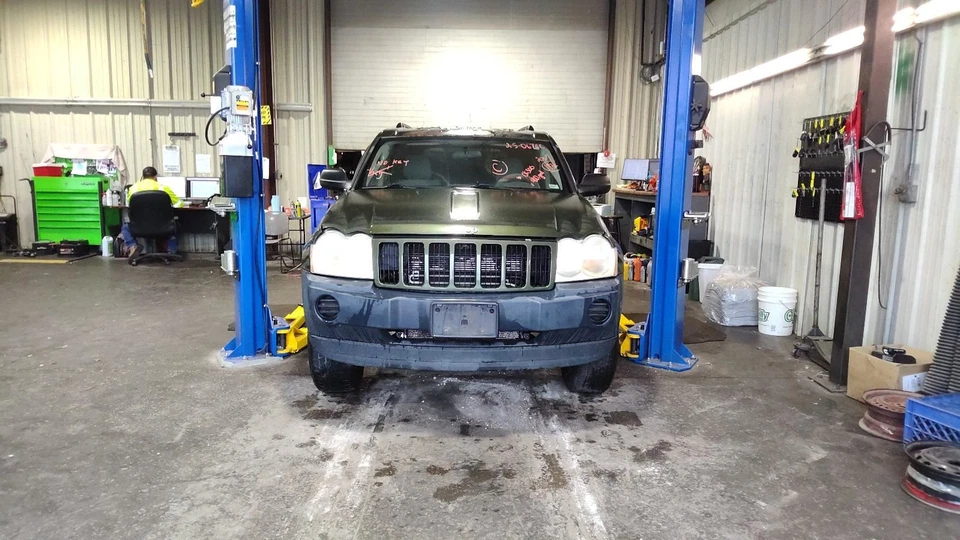 Console Front Roof Without Sunroof Fits 05-10 GRAND CHEROKEE 1067986 — 第 1/4 张图片