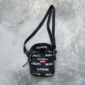 Bolso de Hombro Supreme 16AW Nylon Negro Usado Excelente Estado de Japón - Imagen 1 de 7