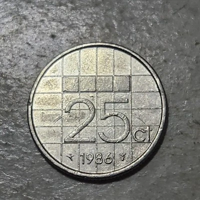 NETHERLANDS 🇳🇱 25 CENTS COIN 1986 (QUEEN BEATRIX) - Image 1 of 2