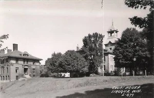 Postcard Wisconsin Viroqua Court House Real Photo RPPC Vernon County 1930-50 - Picture 1 of 1