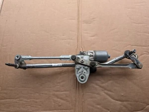 15-18 AUDI Q3 LIMPIAPARABRISAS DELANTERO ACOPLAMIENTO CON MOTOR OEM 8U1955023 - Imagen 1 de 6