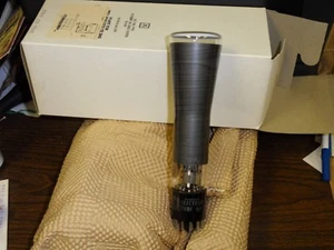 Vintage RCA Electron CRT TYPE 2AP1A NEW OLD STOCK - Picture 1 of 3