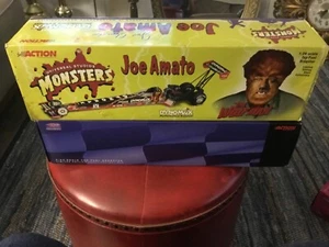 Joe Amato - Dynomax Wolfman 2000 Top Fuel Dragster - Action 1:24 Diecast - Picture 1 of 19