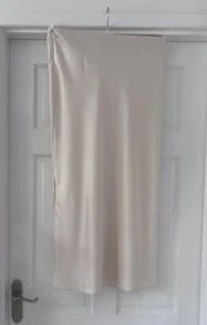 H&M .. Stunning Cream Side Split Satin feel Party Occasion Midi Skirt Size Eur S - Picture 1 of 5