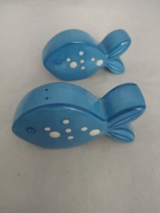 HOME by Target Blue Fish Salt n Pepper Shakers 2005 - Picture 1 of 6