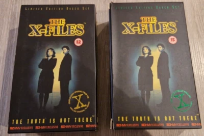 The X-Files 👽 VHS Limited Edition HMV Exclusive Boxsets File 1 & 2 (8 Eps) RARE - Imagem 1 de 4
