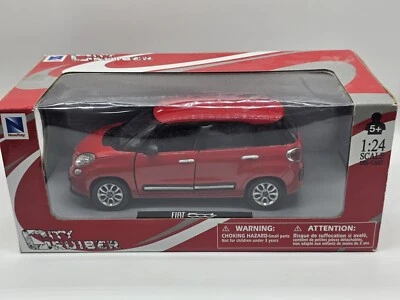 Fiat 500L Rosso 1:24 New Ray In Box - Immagine 1 di 4