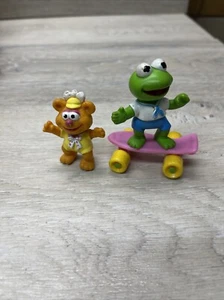 2 - Muppet Babys Vintage 1986 PVC Mini Figuren 2,5" Baby Kermit & Baby Fozzy - Bild 1 von 2