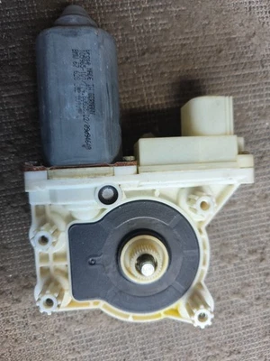 2002 2003 2004 2005 BMW 745Li Rear Left Side Window Motor 628382001 OEM - Image 1 of 4