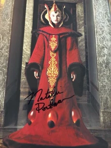 Genuine Hand Signed picture By Natalie Portman - Picture 1 of 1