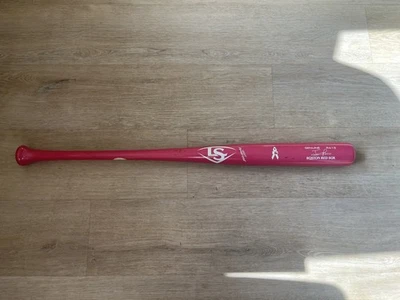 Jeisson Rosario Juego Usado Ininterrumpido Rosa Louisville Slugger Murciélago Perros de Mar Medias Rojas Foto 1 de 3