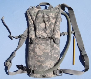 Camelbak Maximum Gear Black Drinking Water Backpack Hunting Fishing Hiking - Picture 1 of 13