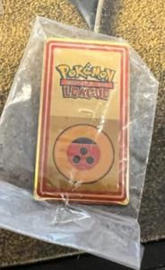 Pokemon Oficial SELLADO Johto Azalea Town Hive Insignia - ¡Pin de Liga 2001!! - Imagen 1 de 1