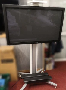 TV Stand Panasonic suited Easy to adjust - Picture 1 of 1
