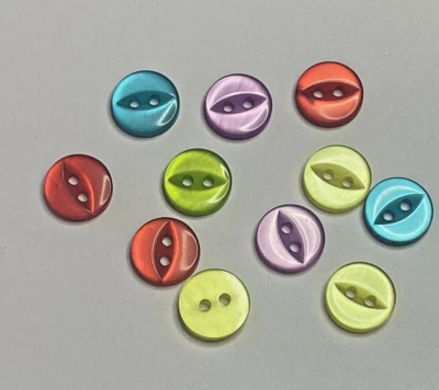 100 Fish Eye Buttons 11mm Mixed 5 Colours Resin Assortment Baby Knitting Cadigan - Image 1 of 4
