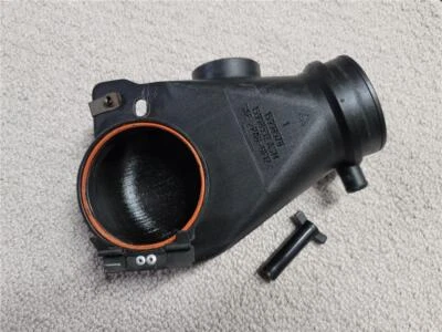 1998 CHEVROLET K2500 PICKUP 305-350 AIR INTAKE ADAPTER GM 15998532 - Image 1 of 4