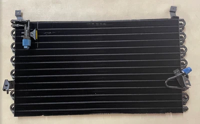 Condensador de aire acondicionado - 211 174 / 201-830-10-70 - para Mercedes-Benz W201 190E 1984-1988 Foto 1 de 4