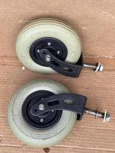 Conjunto de rueda y horquilla giratoria para silla de ruedas eléctrica Hoveround MPV5 - PAR - Imagen 1 de 6