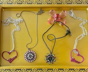 Vintage Y2K Rosa und Silber Motiv Schmuck Konvolut Maße siehe Fotos - Bild 1 von 8