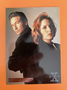 1996 Topps X-Files Season Three Trading Card #02 Introduction Foil Parallel - Picture 1 of 3