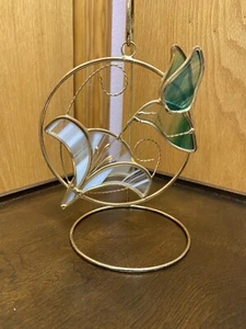 Stained-glass Hummingbird with a White Lily Suncatcher with Gold-tone Stand - Picture 1 of 11