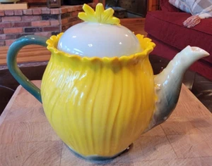 Sorelle Fine Porcelain Tea Pot Yellow Sun Flower No. 61091 in Box (AB19) - Picture 1 of 11