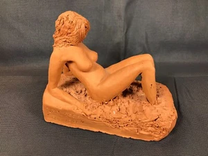Ancien statue de femme nue en terre statuette signée JFM 2006 Oualidia maghreb - Imagen 1 de 7