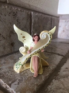 Schleich Bayala Frau Elfe Harfenistin (sitzend) auf Harfe *nicht mehr produziert - Bild 1 von 4