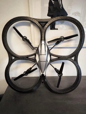 Parrot AR.Drone 1.0 & 2.0 Set mit Zubehör Akkus Ladegeräten funktionsfähig - Bild 1 von 4
