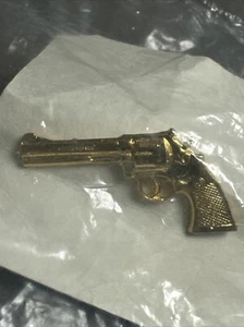 Vintage Smith & Wesson Gold Tone Revolver Pin Made In USA New - Picture 1 of 6