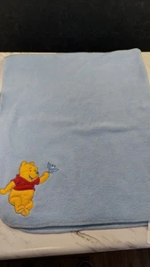 Manta polar azul bordada vintage 36 X 40 bebé Winnie the Pooh Disney de colección - Imagen 1 de 3